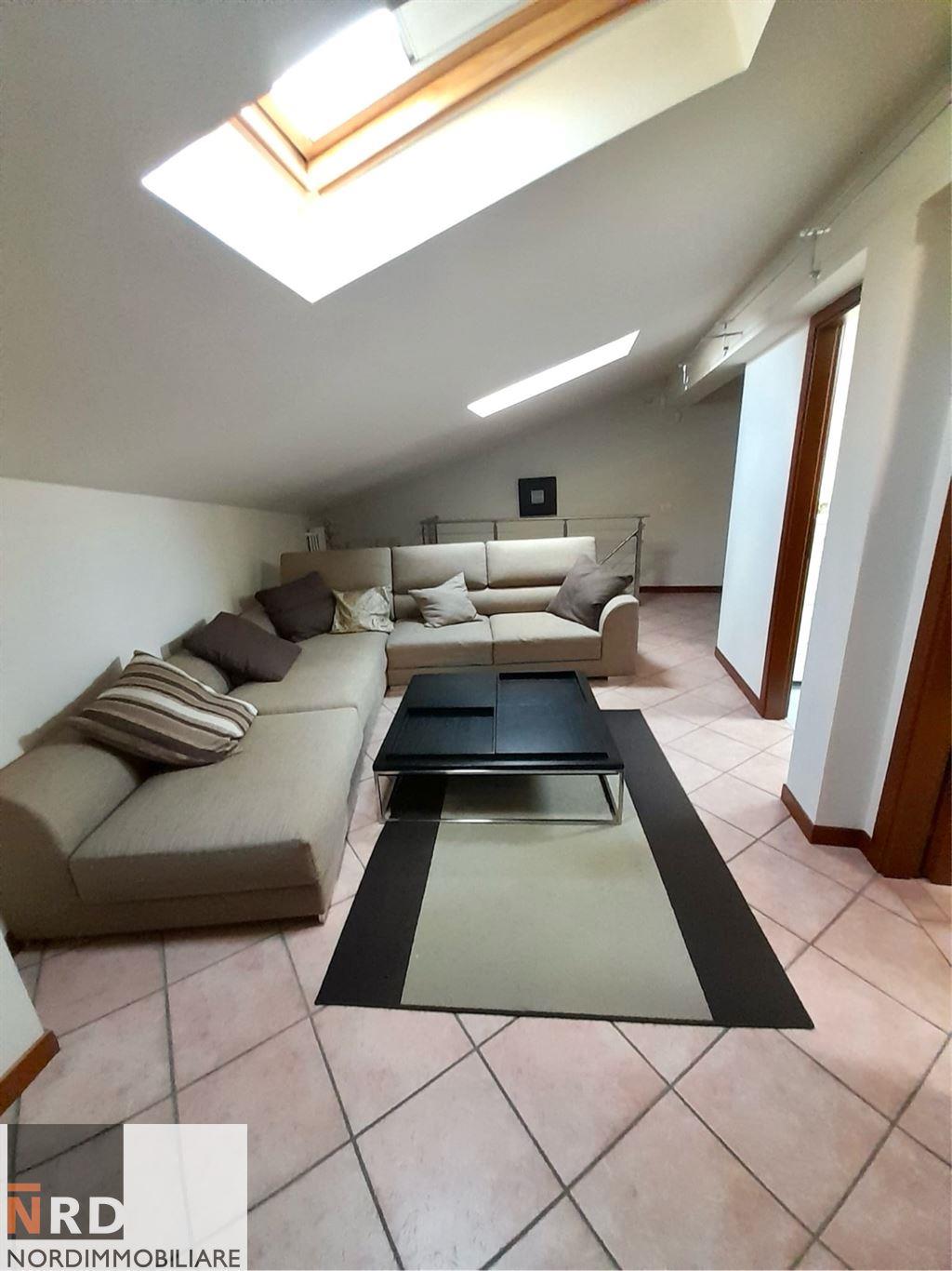 Elegante Appartamento in Duplex completamente Arredato