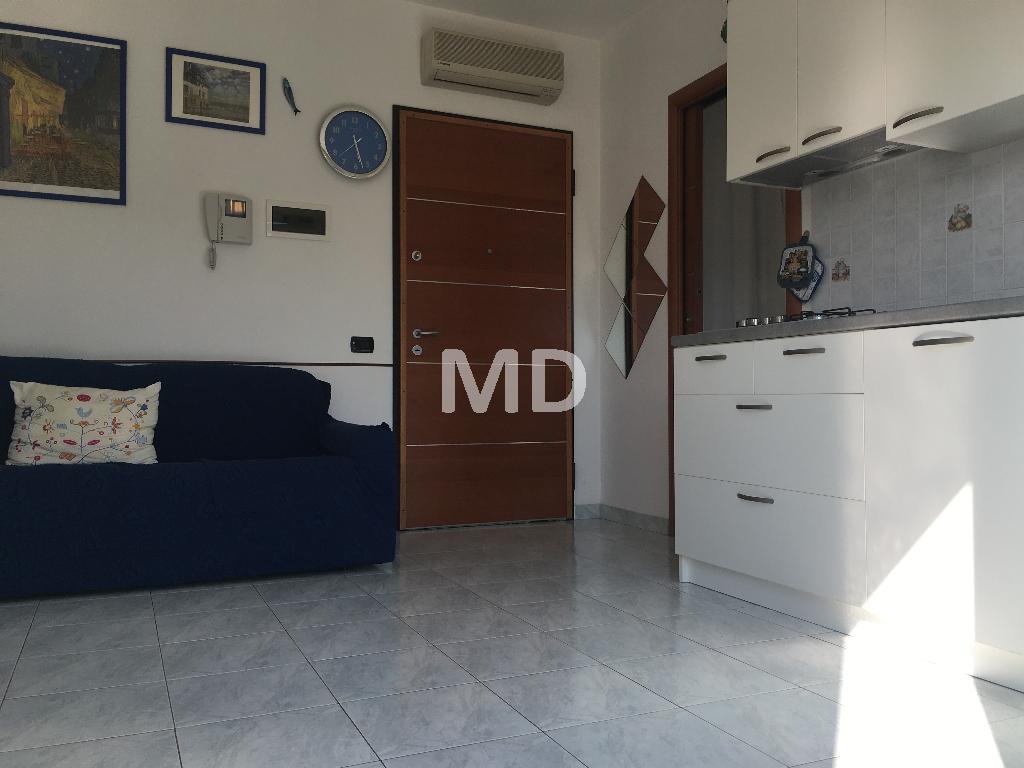 Rif. 7 - LOCAZIONE STAGIONALE - APPARTAMENTO ZONA POETI Citra: 009034-LT-0989 Codice Cin: IT009034C2XDZNXJHM