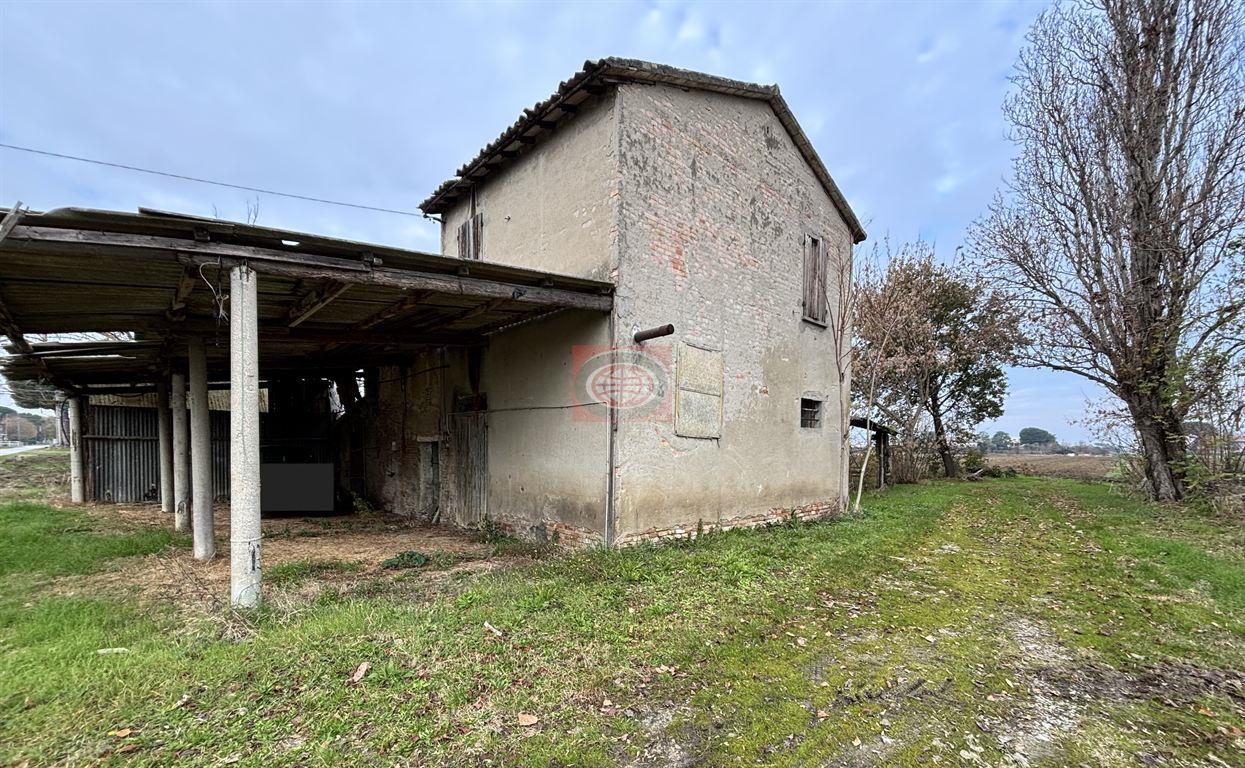 CESENA - CALABRINA CASA DA RISTRUTTURARE su lotto di 1500 mq.