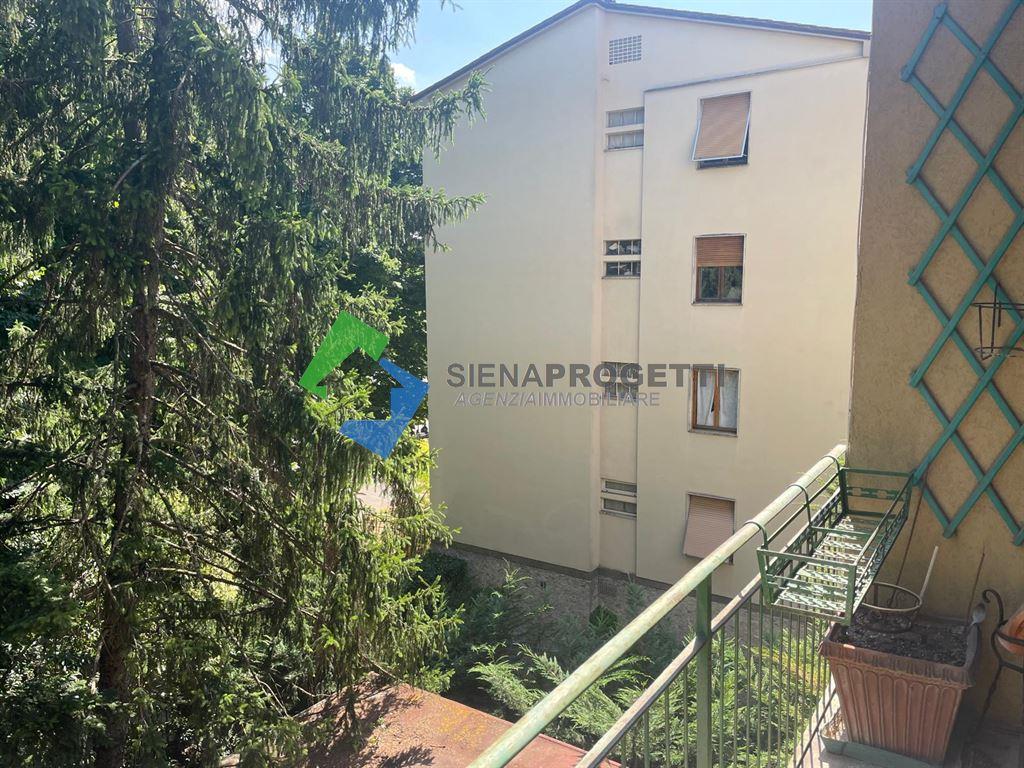 A pochi passi dal centro storico della Città vendesi appartamento di circa mq 110.