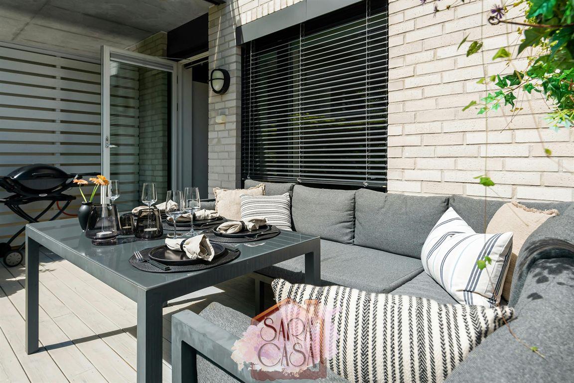 APPARTAMENTO CON BALCONE IN ZONA TRANQUILLA