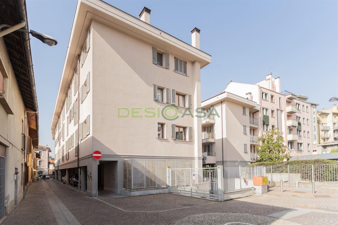 APPARTAMENTO CINQUE LOCALI CON SOTTOTETTO E TERRAZZO