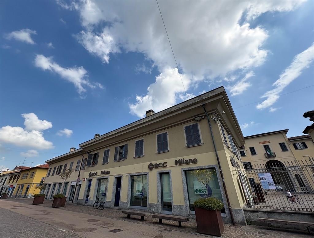 CONCOREZZO CENTRALISSIMO BILOCALE MANSARDATO ARREDATO