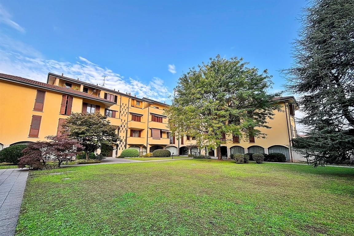 ORENO - AMPIO 3 LOCALI CON CUCINA, DOPPI SERVIZI, CANTINA E BOX