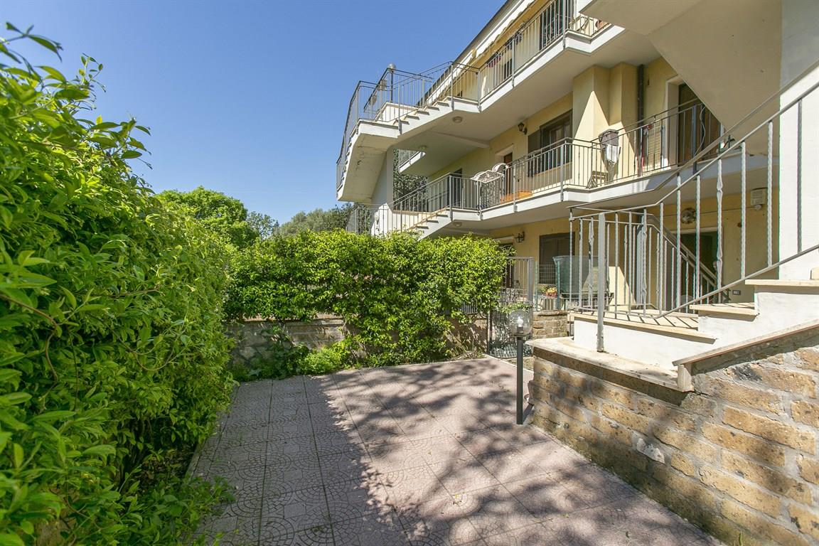 CASTEL SANT'ELIA - APPARTAMENTO CON INGRESSO INDIPENDENTE