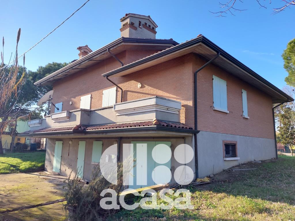 VILLA CON AMPIO GIARDINO