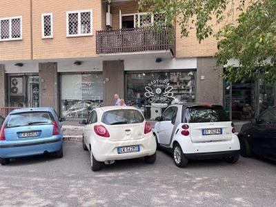 LOCALE COMMERCIALE VIA GIUSEPPE VERONESE