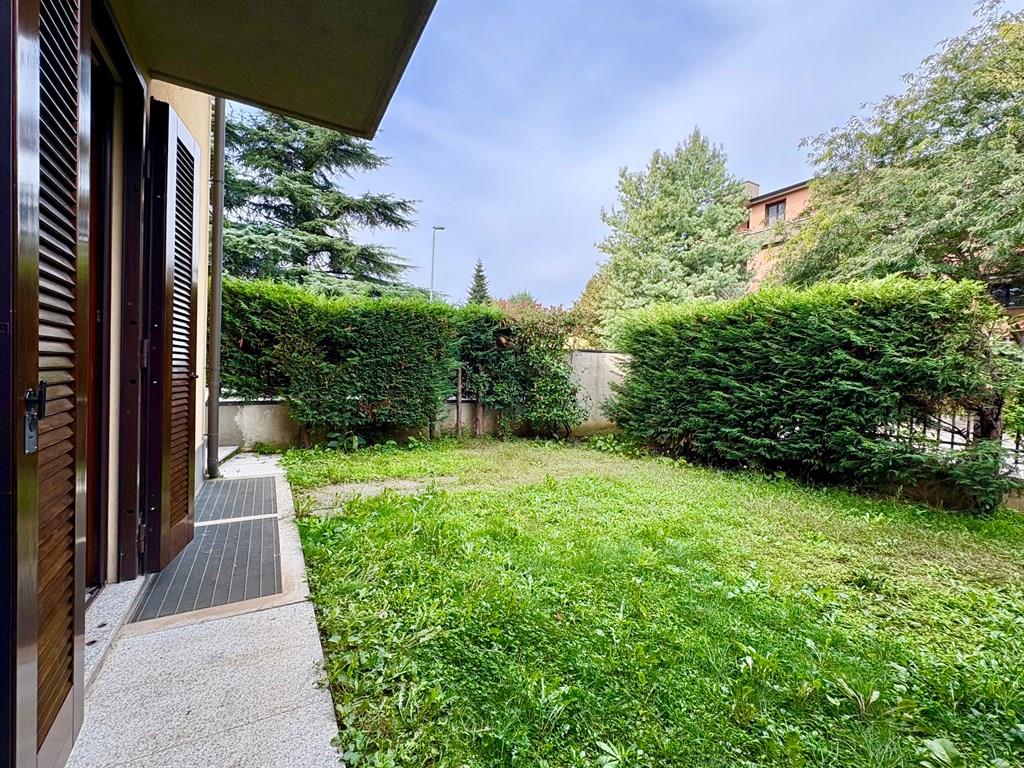 TRILOCALE CON TAVERNA E GIARDINO IN MINIPALAZZINA ESCLUSIVA