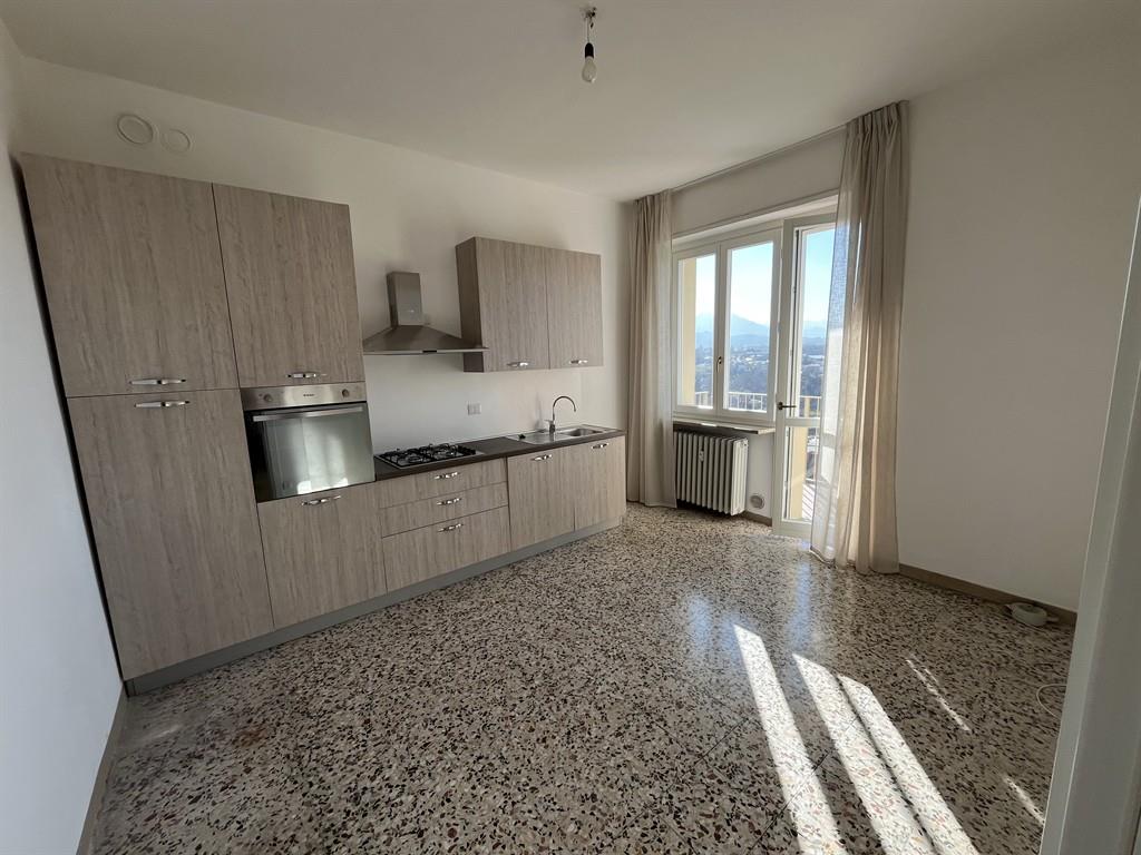 Mondovì (CN), quadrilocale panoramico con garage