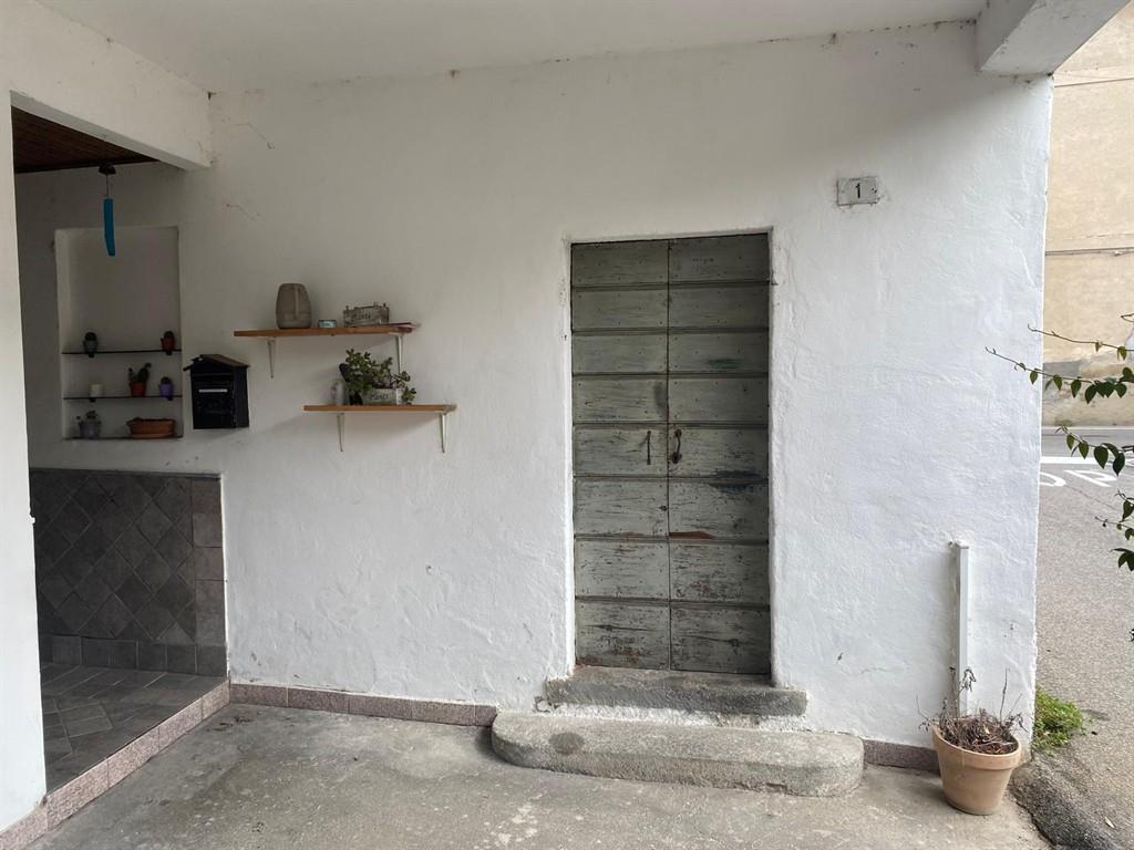 brn33 - casa della nonna di 3 locali + box /magazzino