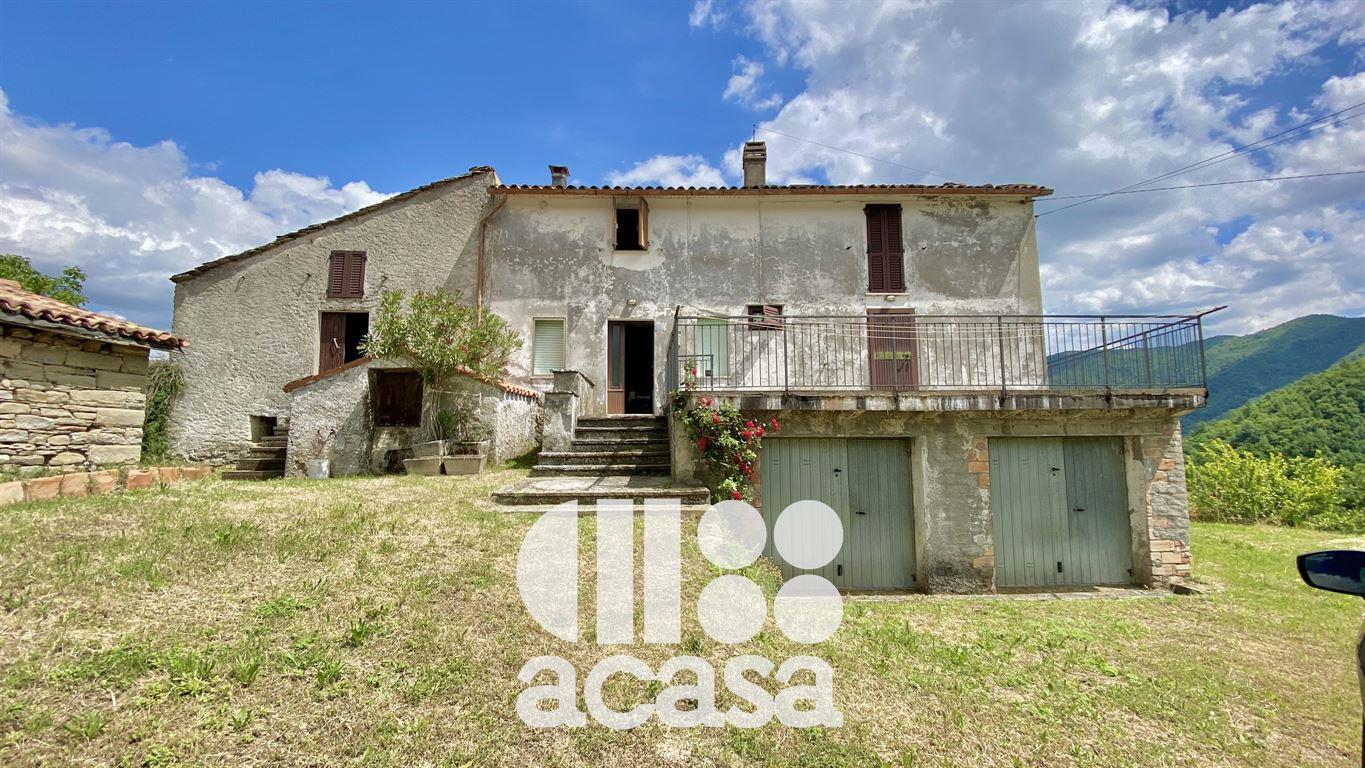 CASALE CON TERRENO