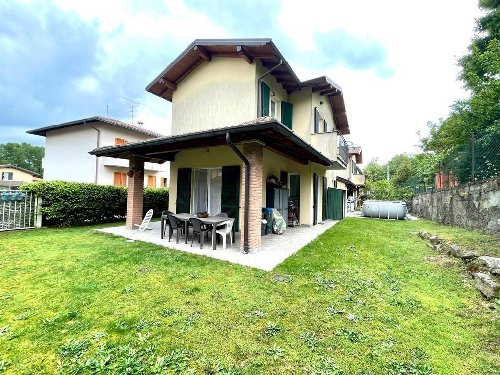 VILLETTA SINGOLA CON GIARDINO – LIBERA DAL 1° AGOSTO – €1.200