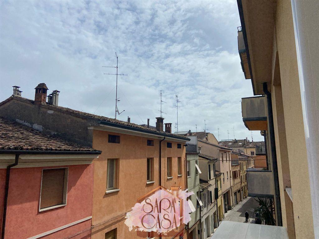 APPARTAMENTO DI GRANDI DIMENSIONI IN POSIZIONE CENTRALISSIMA