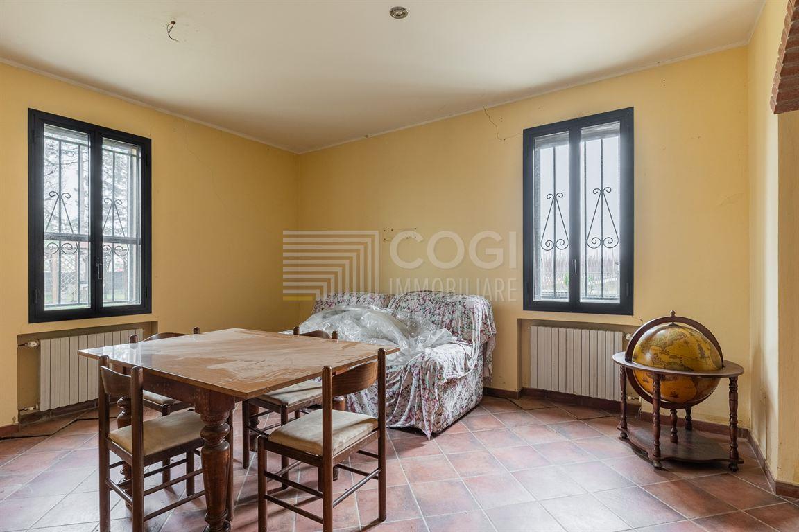 Porzione di casa immersa nella quiete della campagna