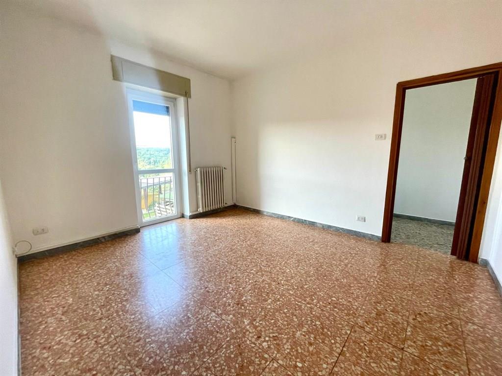 mln590 - ampio bilocale balconato con box