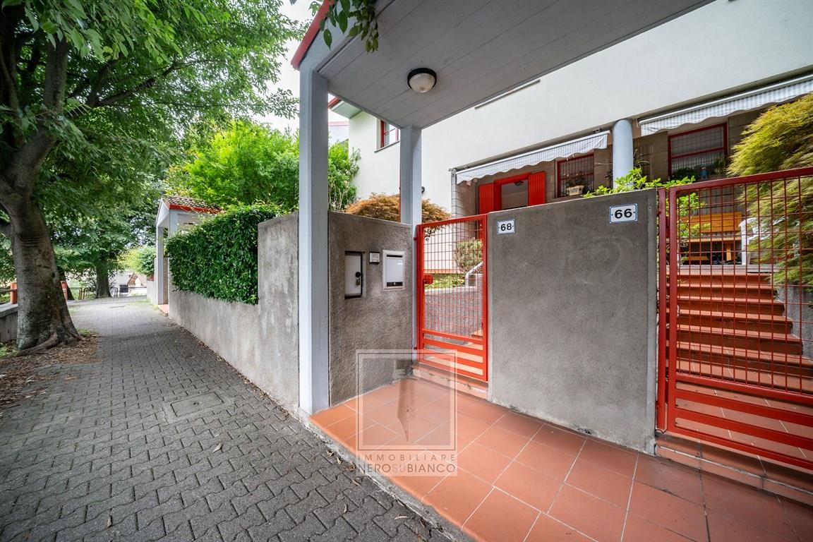 VILLA A SCHIERA CENTRALE CON GIARDINO A LECCO Chiuso