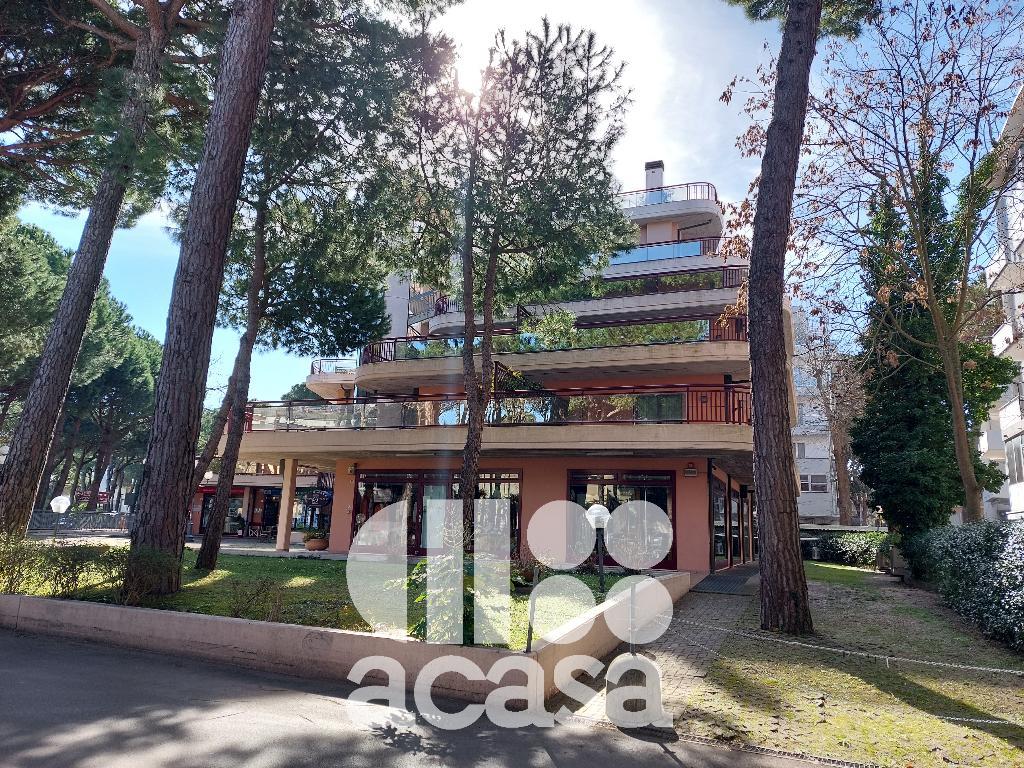 LOCALE COMMERCIALE IN ZONA PRESTIGIOSA