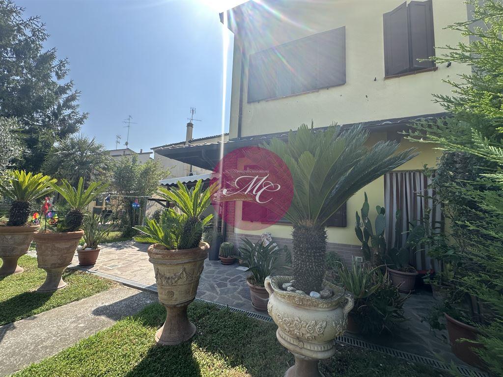 Sant'Alberto (RA): Casa immersa nel verde delle campagne