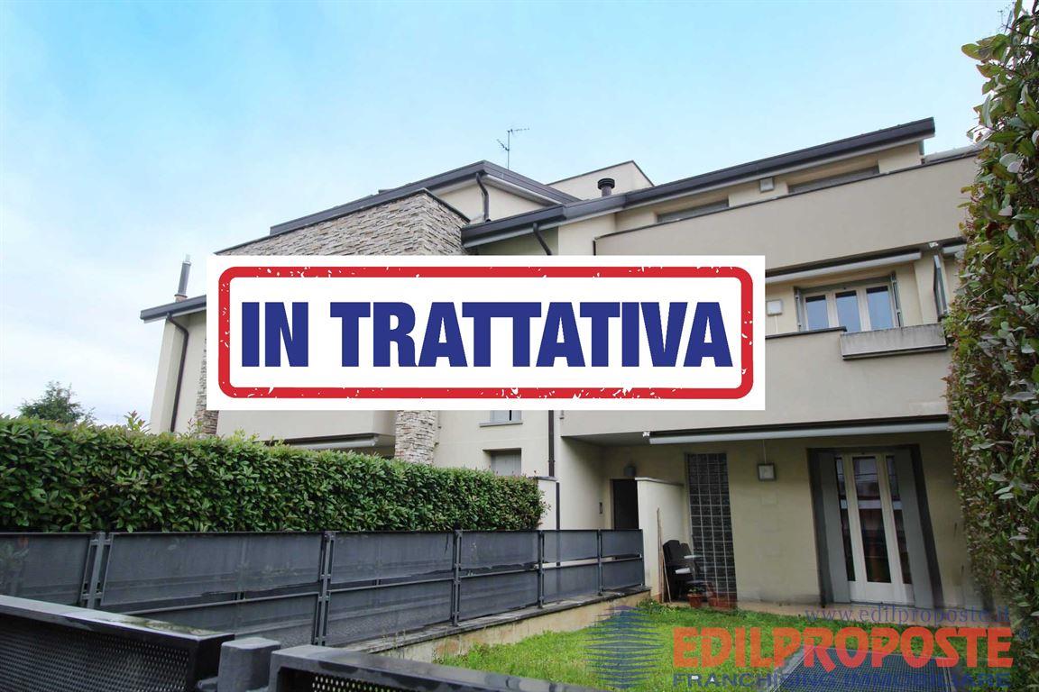 2 Locali in elegante palazzina CON TERRAZZINO