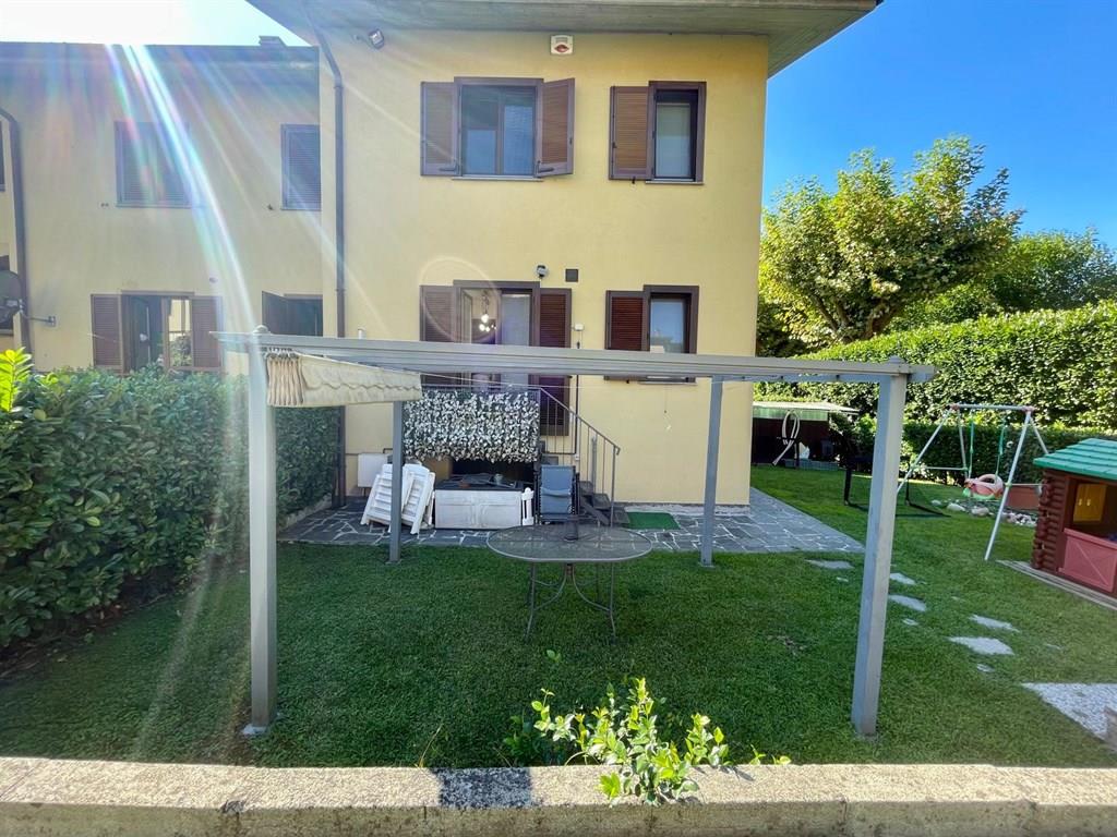 gl285 - villa di testa 4 locali - doppi servizi - giardno mq 400 - box doppio