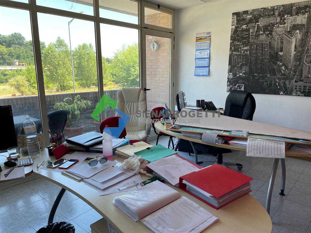 Viale Sardegna affittasi ufficio: mq 81