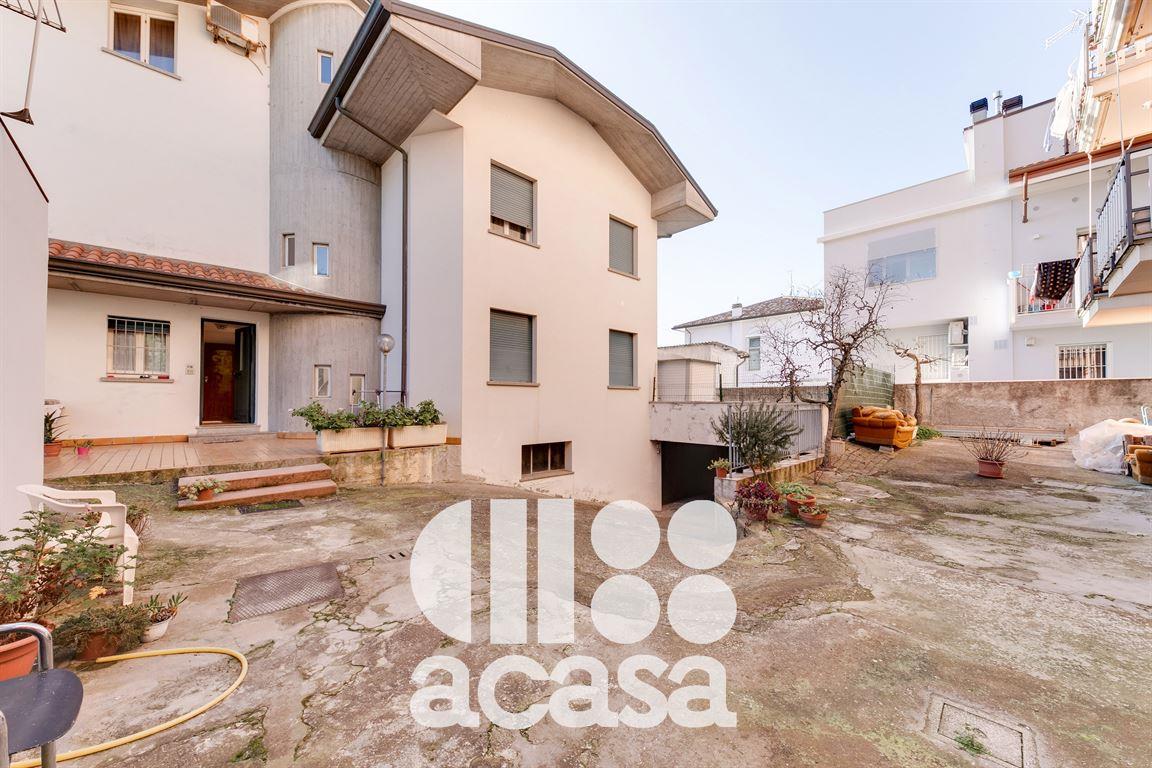 CASA INDIPENDENTE VICINISSIMA AL CENTRO