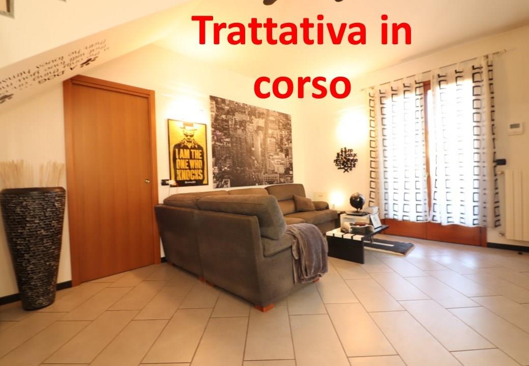 Appartamento su due livelli con box in vendita a Busnago (MB)