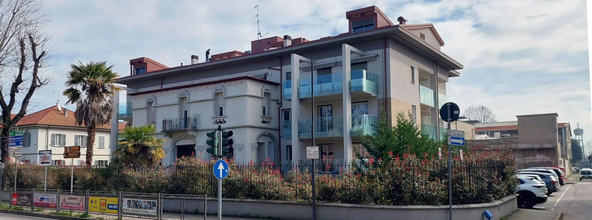 VILLASANTA - Attico arredato in affitto