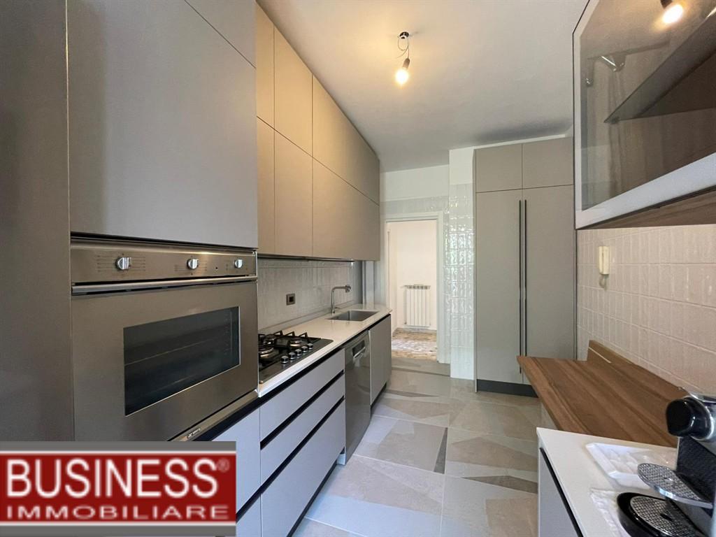 MILANO, MM SONDRIO - QUADRILOCALE AMPIO CON CUCINA ARREDATA