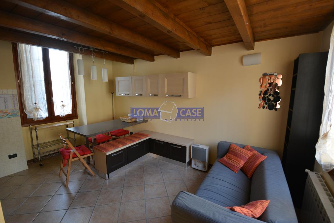 Monolocale con soppalco in locazione a Lomagna