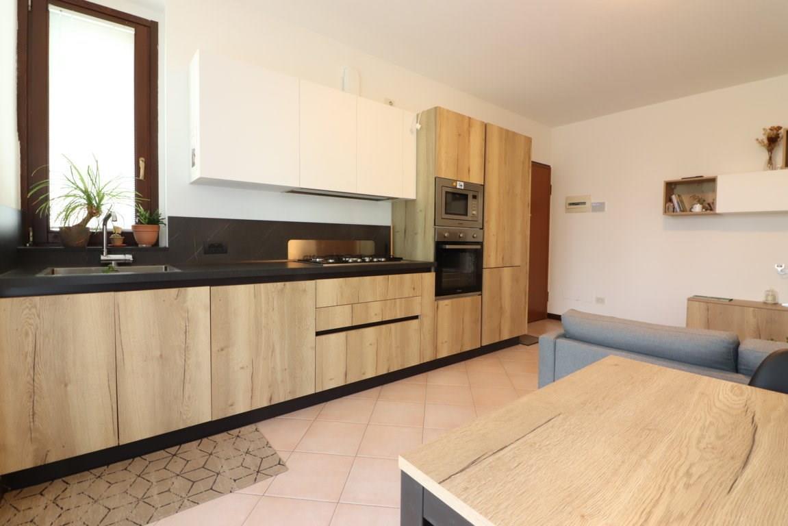 Bilocale con box e cantina in vendita a Busnago (MB)