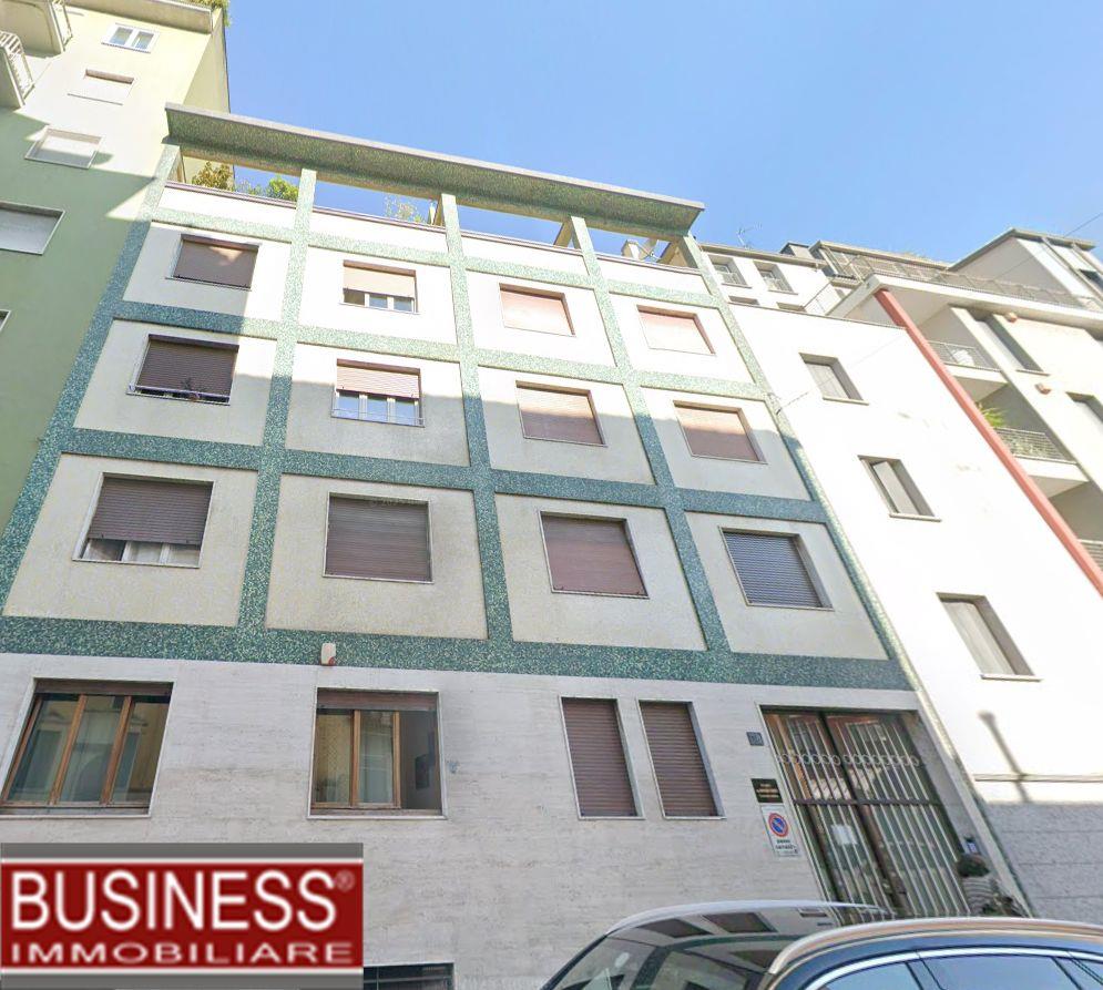 MILANO, MM ROMOLO - TRILOCALE ARREDATO CON BALCONE