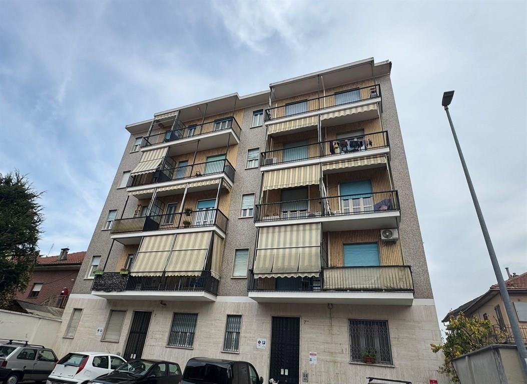 BILOCALE, MONCALIERI VIA GIUSEPPE MAZZINI 7