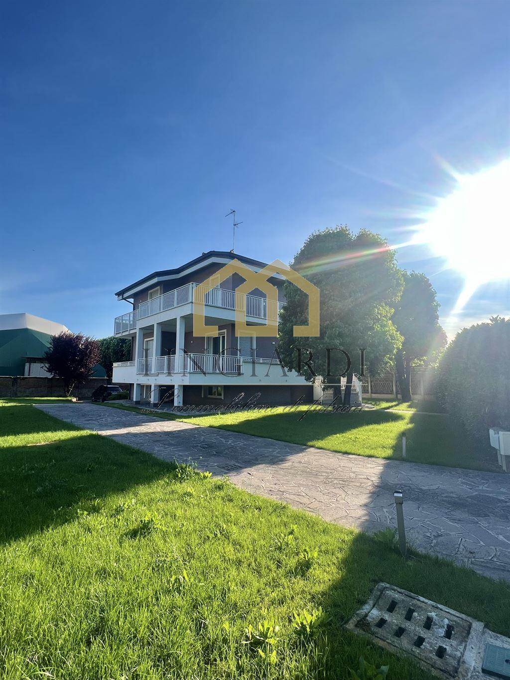 VILLA SINGOLA IN CLASSE A