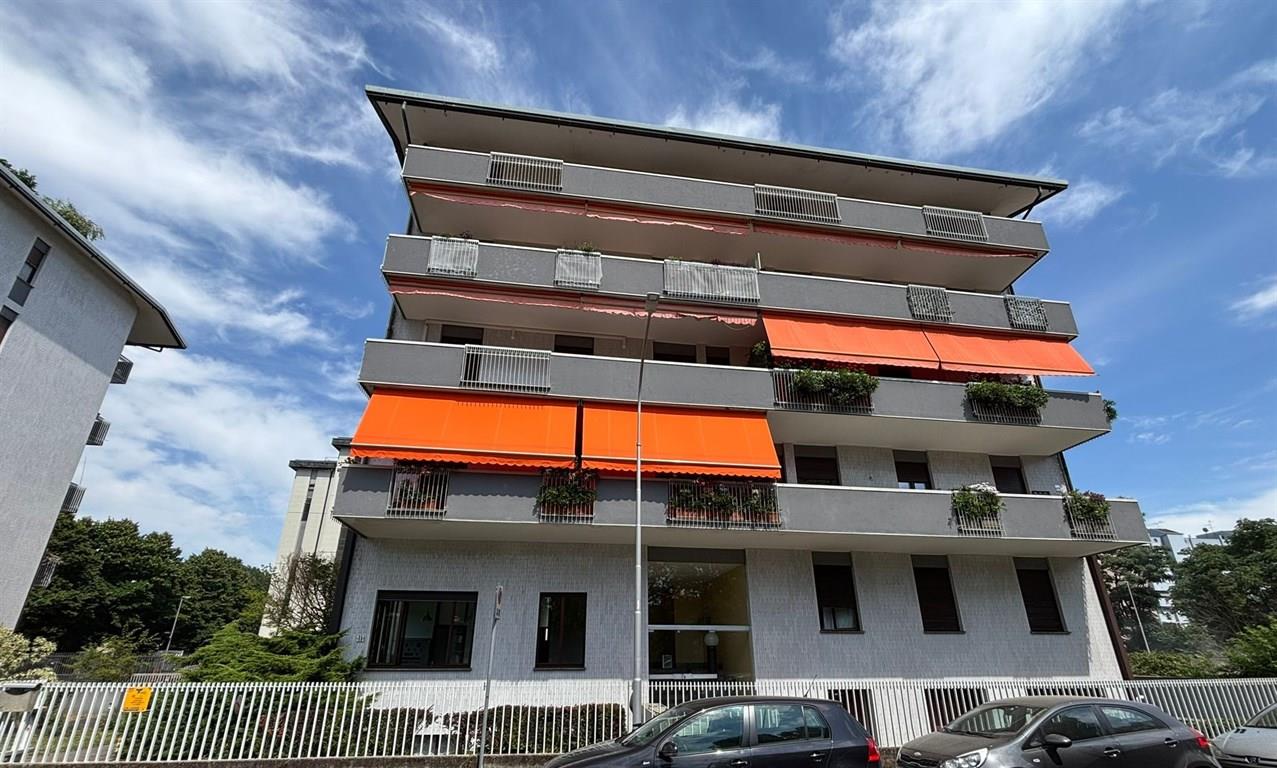 Monza San Giuseppe - VENDESI ufficio/appartamento
