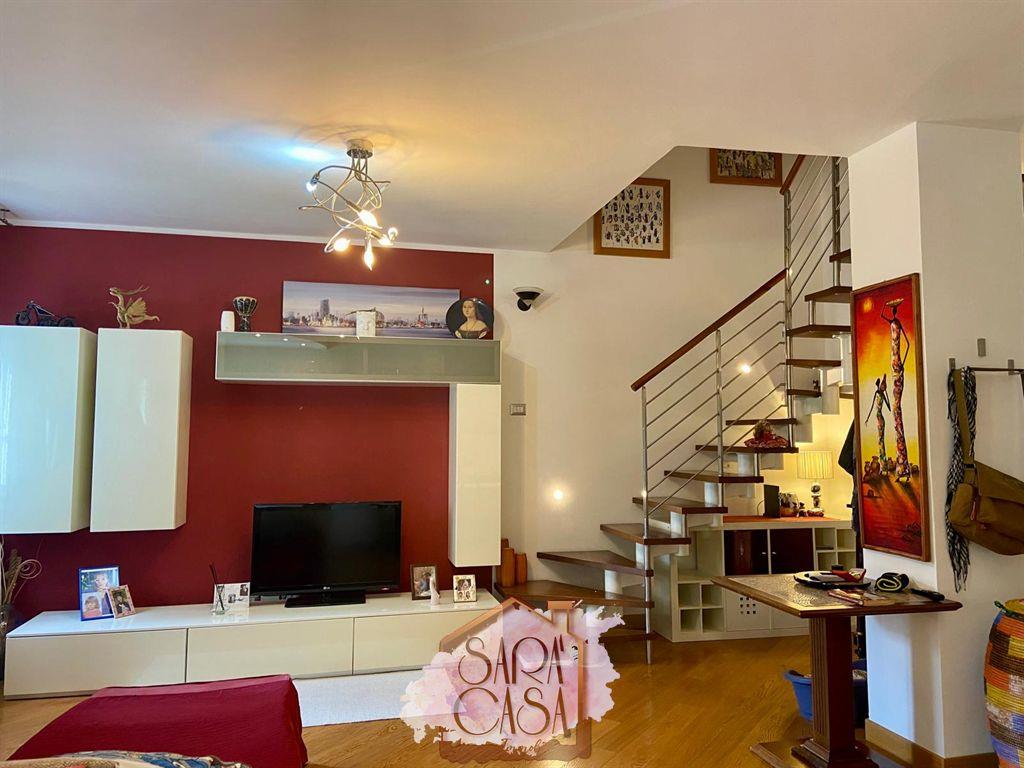 APPARTAMENTO CON INGRESSO INDIPENDENTE E DISPOSTO SU DUE LIVELLI