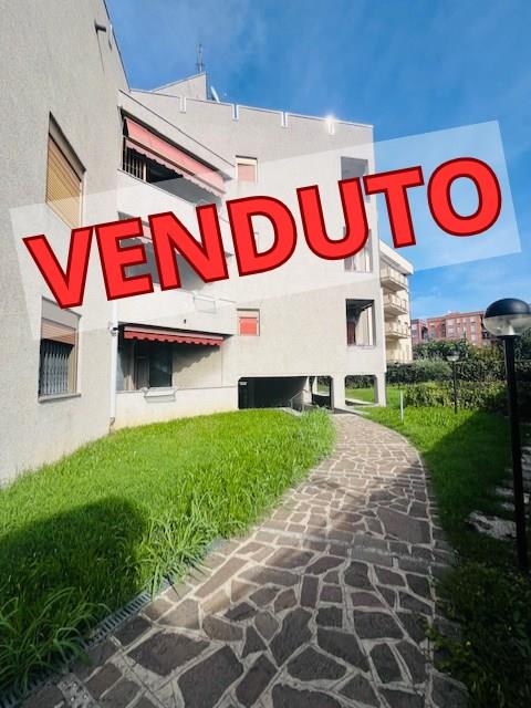 ULTIMO PIANO TRILOCALE CON TERRAZZO E BOX A MONZA SAN ROCCO