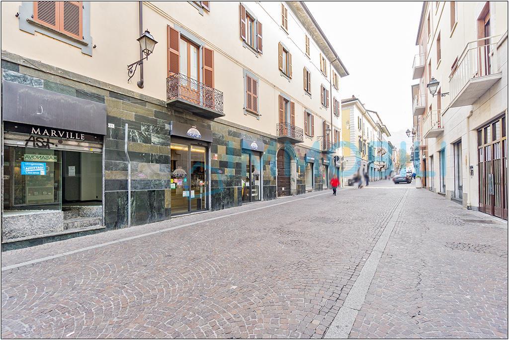 NEGOZIO CAVOUR