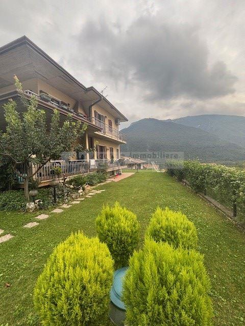 villa bifamiliare
