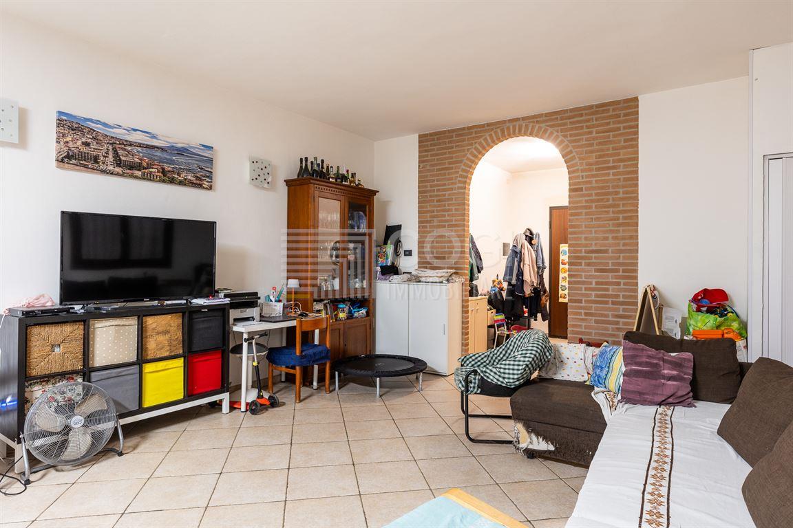 Porzione di casa indipendente con giardino