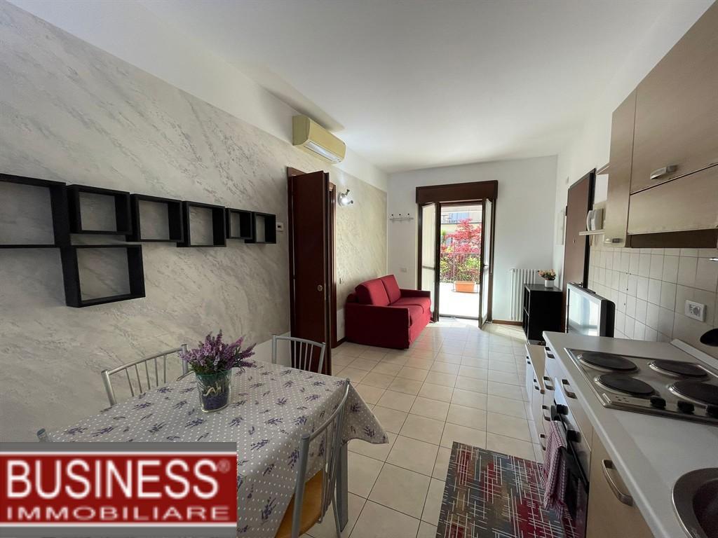 MILANO, MM DERGANO - BILOCALE CON TERRAZZO