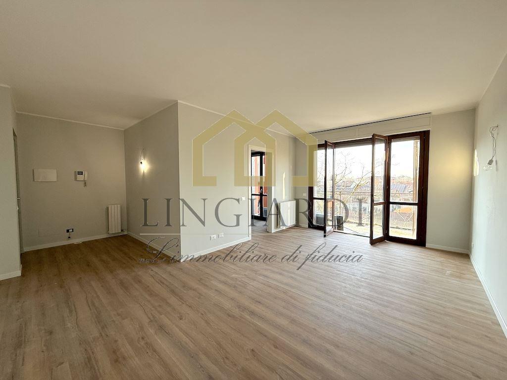 LODI ZONA REVELLINO - TRILOCALE RISTRUTTURATO CON TERRAZZO
