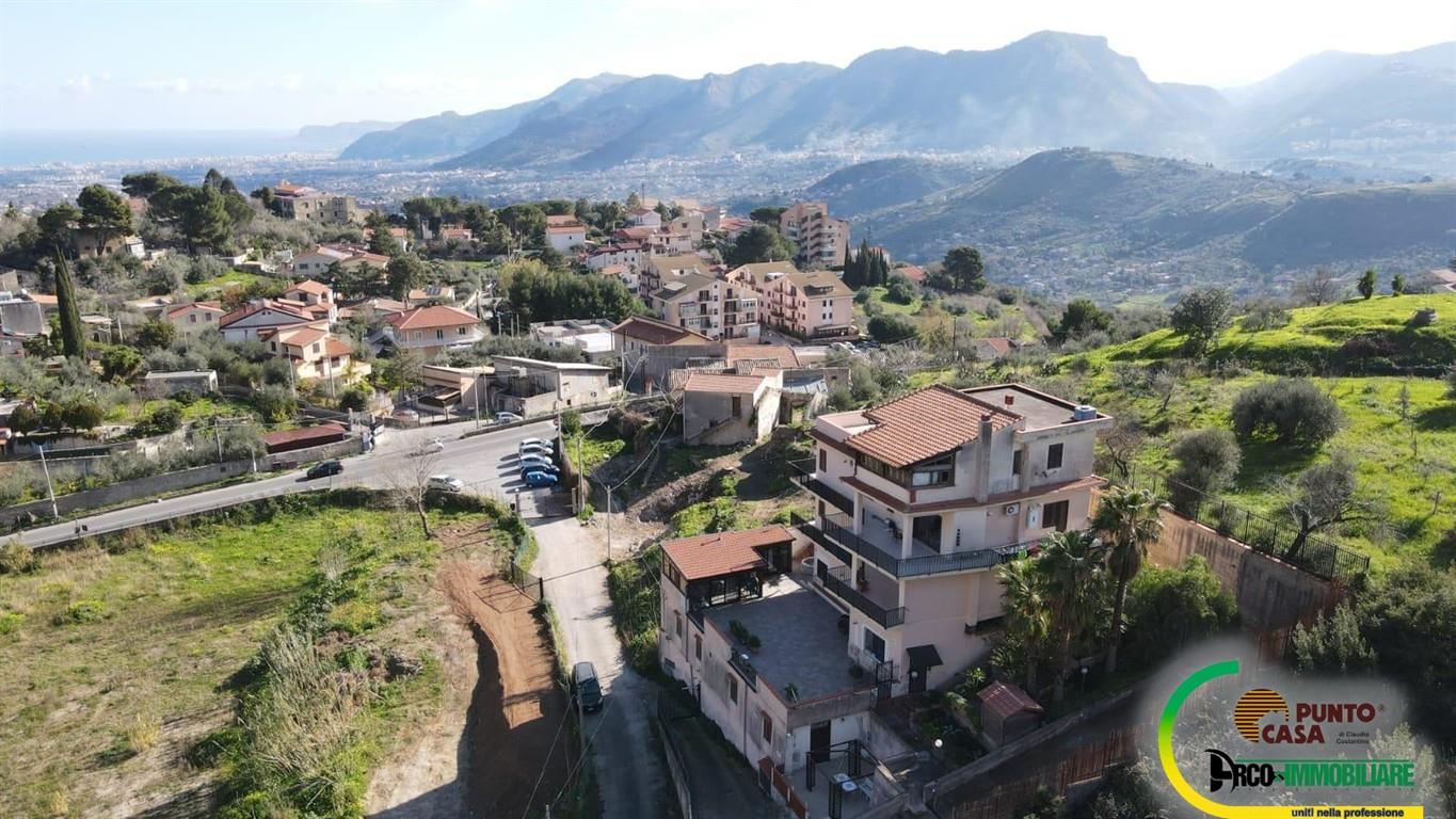 Monreale, circonvallazione alta, 130 mq oltre terrazzo panoramico, ristrutturato