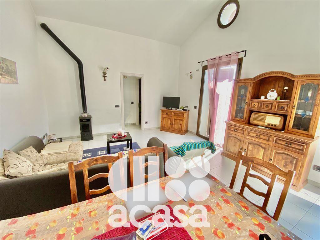 VILLETTA CON AREA COMMERCIALE