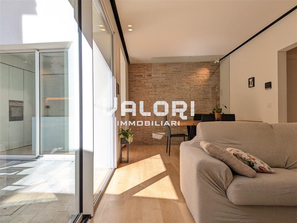 RECENTISSIMA CASA INDIPENDENTE CON GARAGE E CORTE INTERNA