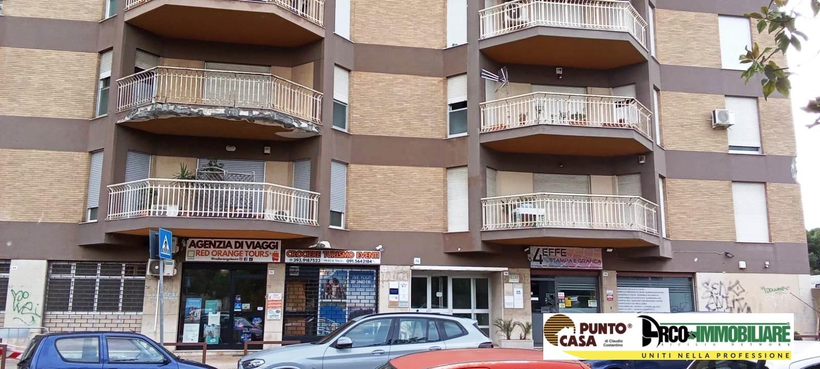 Via Sardegna locasi ufficio bivano più wc