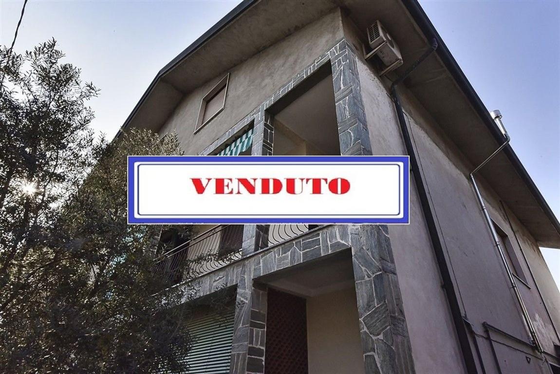 TRILOCALE CON MANSARDA E BOX A LIMBIATE