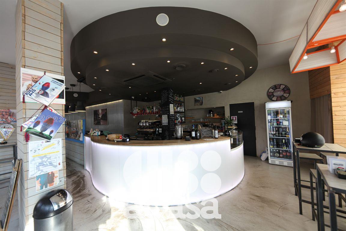 BAR RISTORANTE IN ZONA DI PASSAGGIO