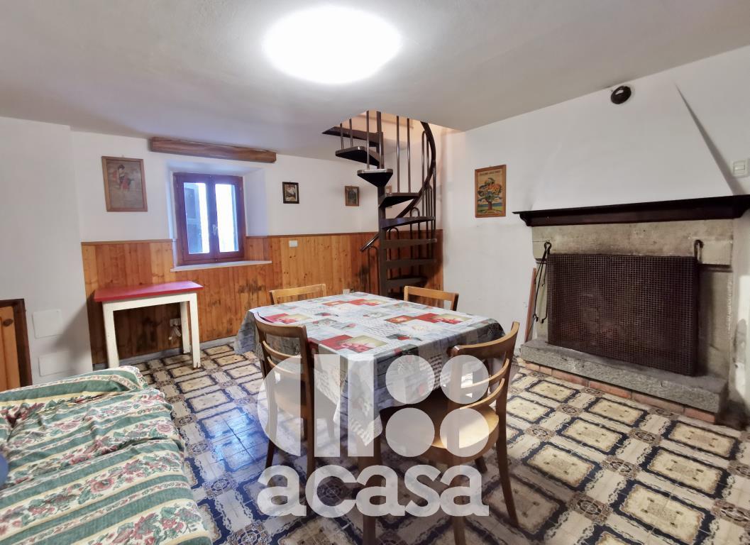 RUSTICO IN PIETRA RISTRUTTURATO SEMI INDIPENDENTE