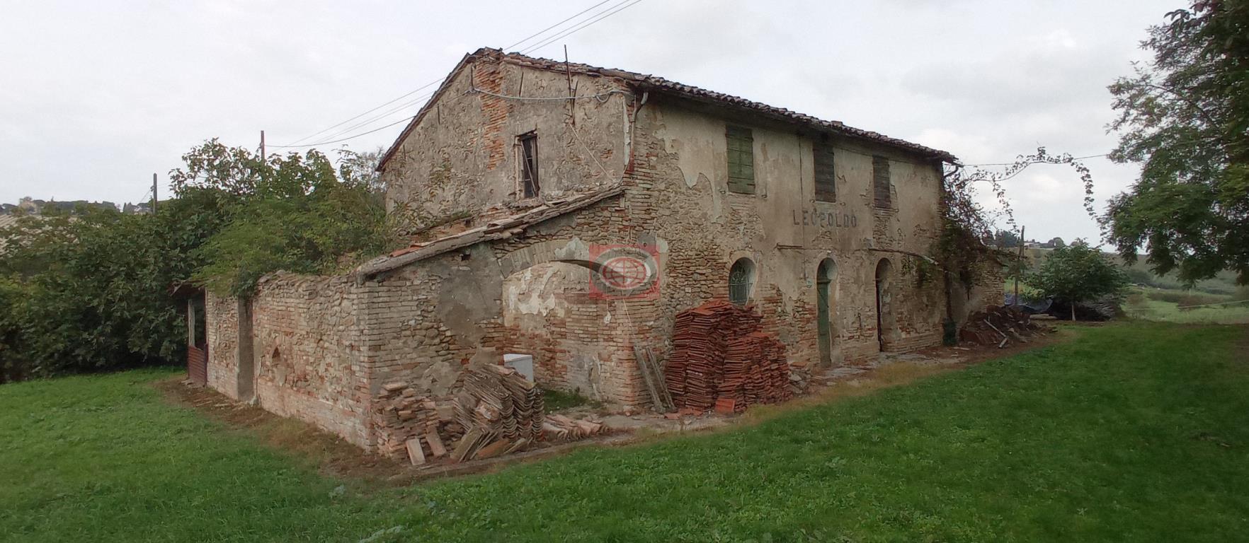 CESENA - loc. Lizzano (CSC377): Casa singola da ristrutturare o demolire.